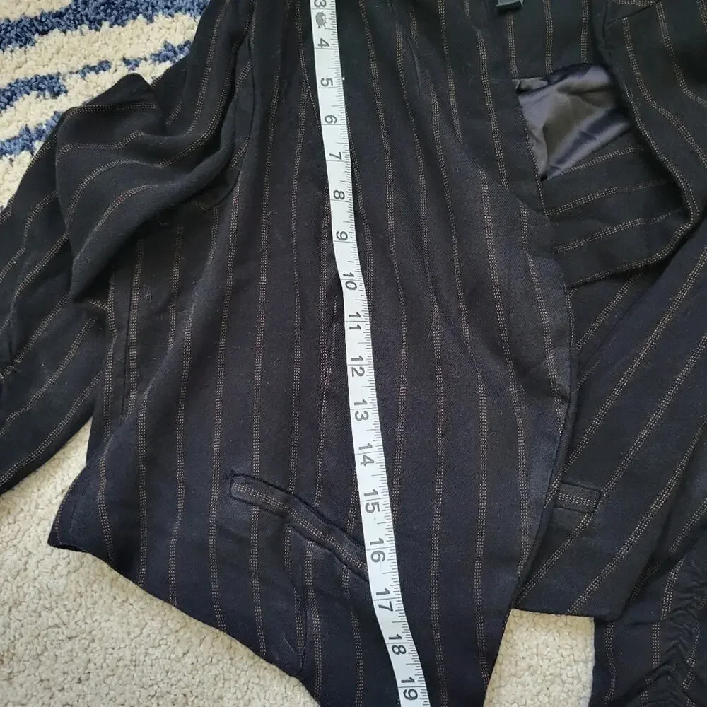 Torrid Pinstripe Crop Blazer Jacket 00 (Equiv Size 8 or M/L) Black Soft